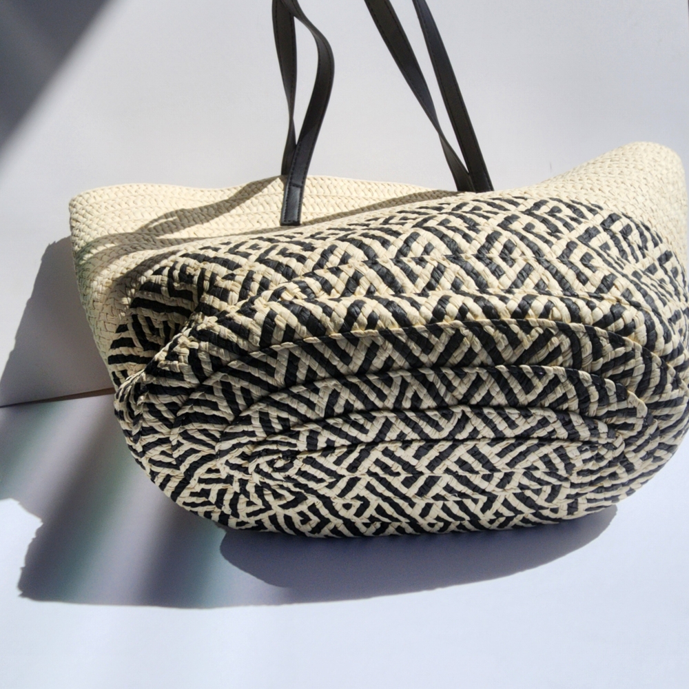 AR New York Woven Women's Large Straw Beach Tote Bag with Black Handles - Picture 9 of 10